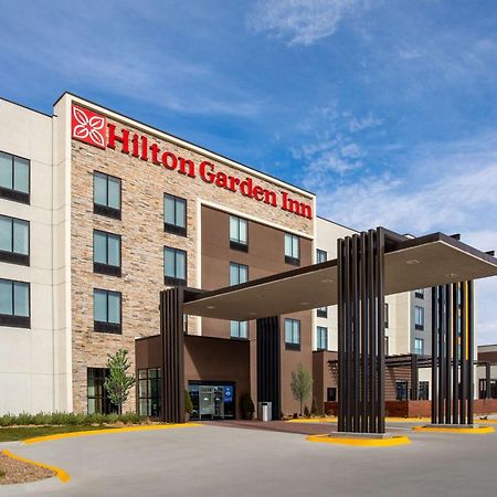 Hilton Garden Inn Hays, Ks Экстерьер фото
