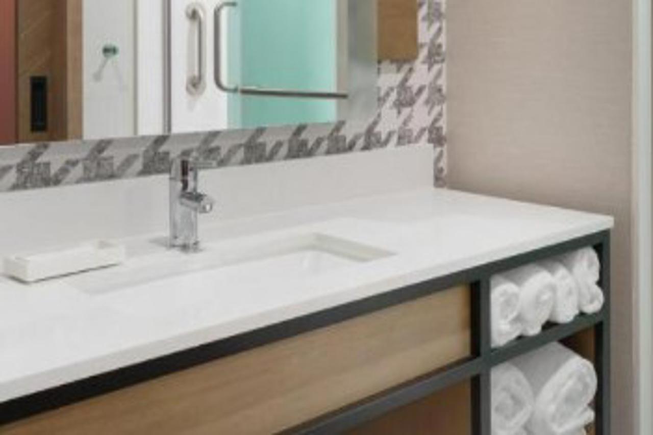 Hilton Garden Inn Hays, Ks Экстерьер фото