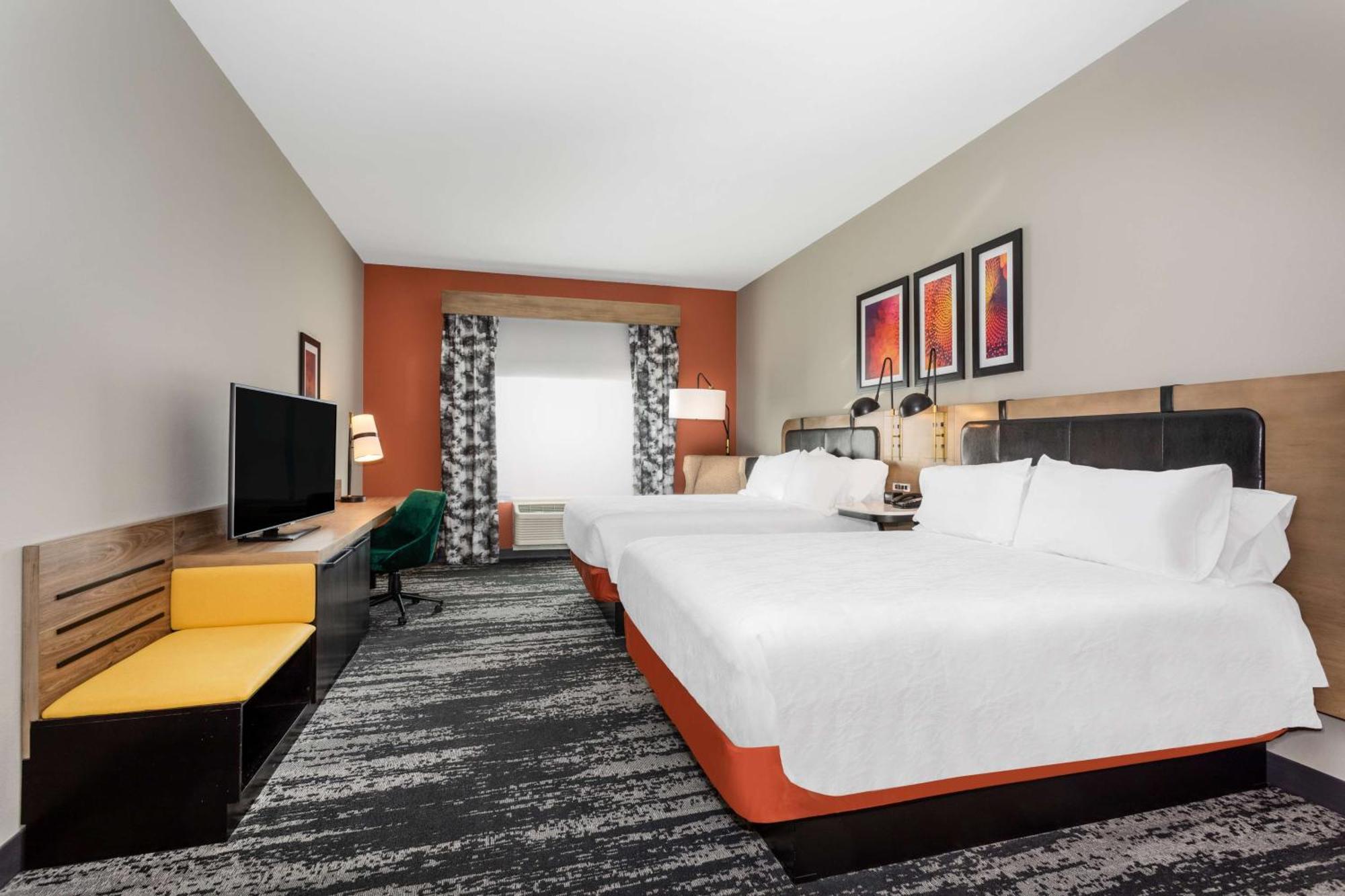 Hilton Garden Inn Hays, Ks Экстерьер фото
