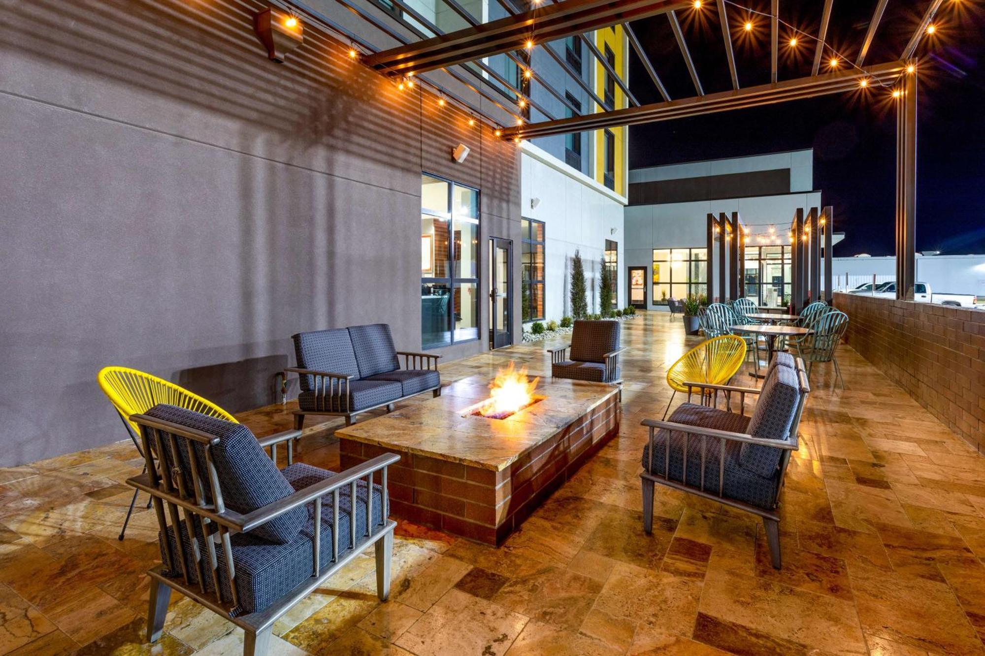 Hilton Garden Inn Hays, Ks Экстерьер фото