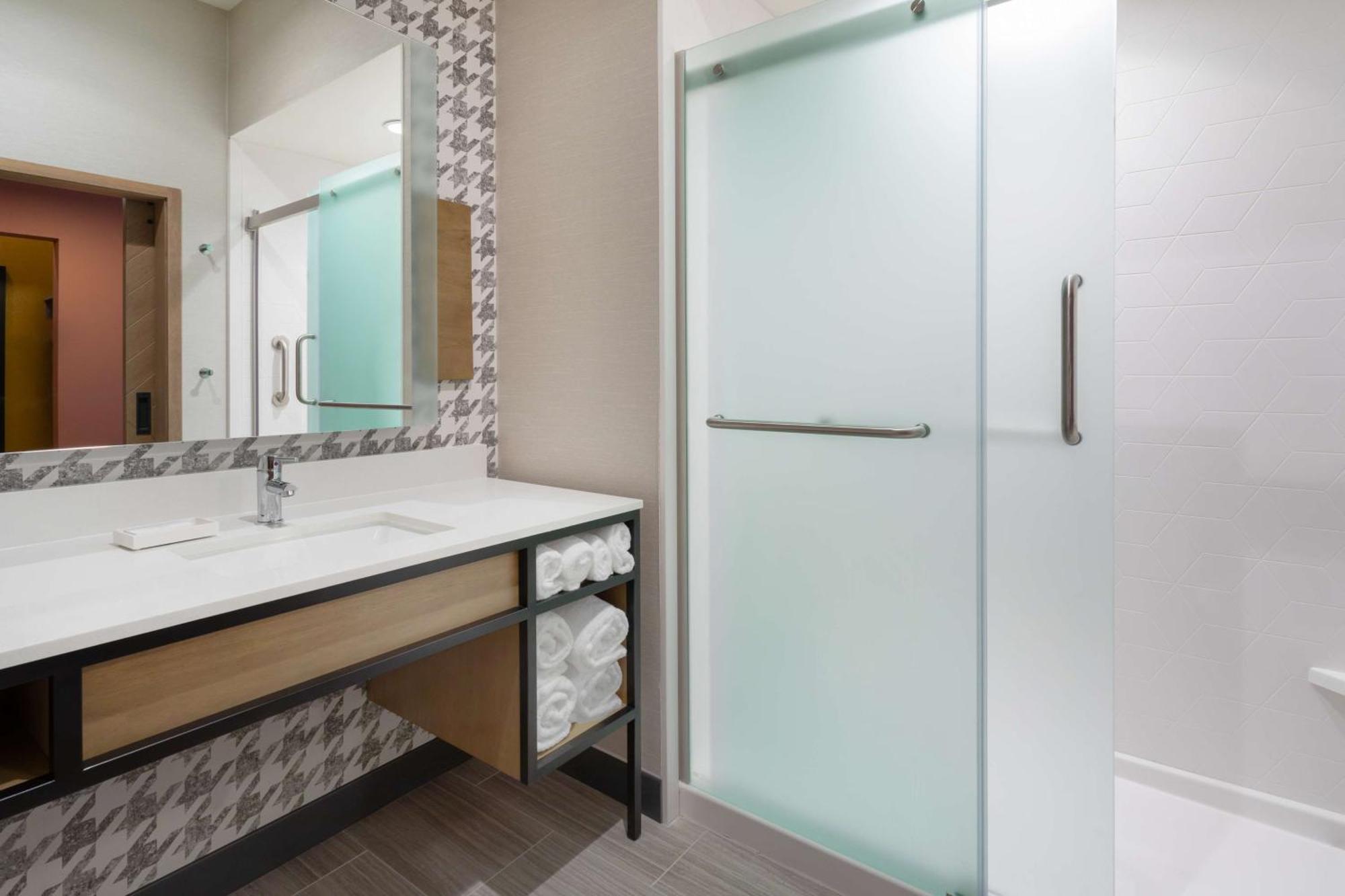 Hilton Garden Inn Hays, Ks Экстерьер фото