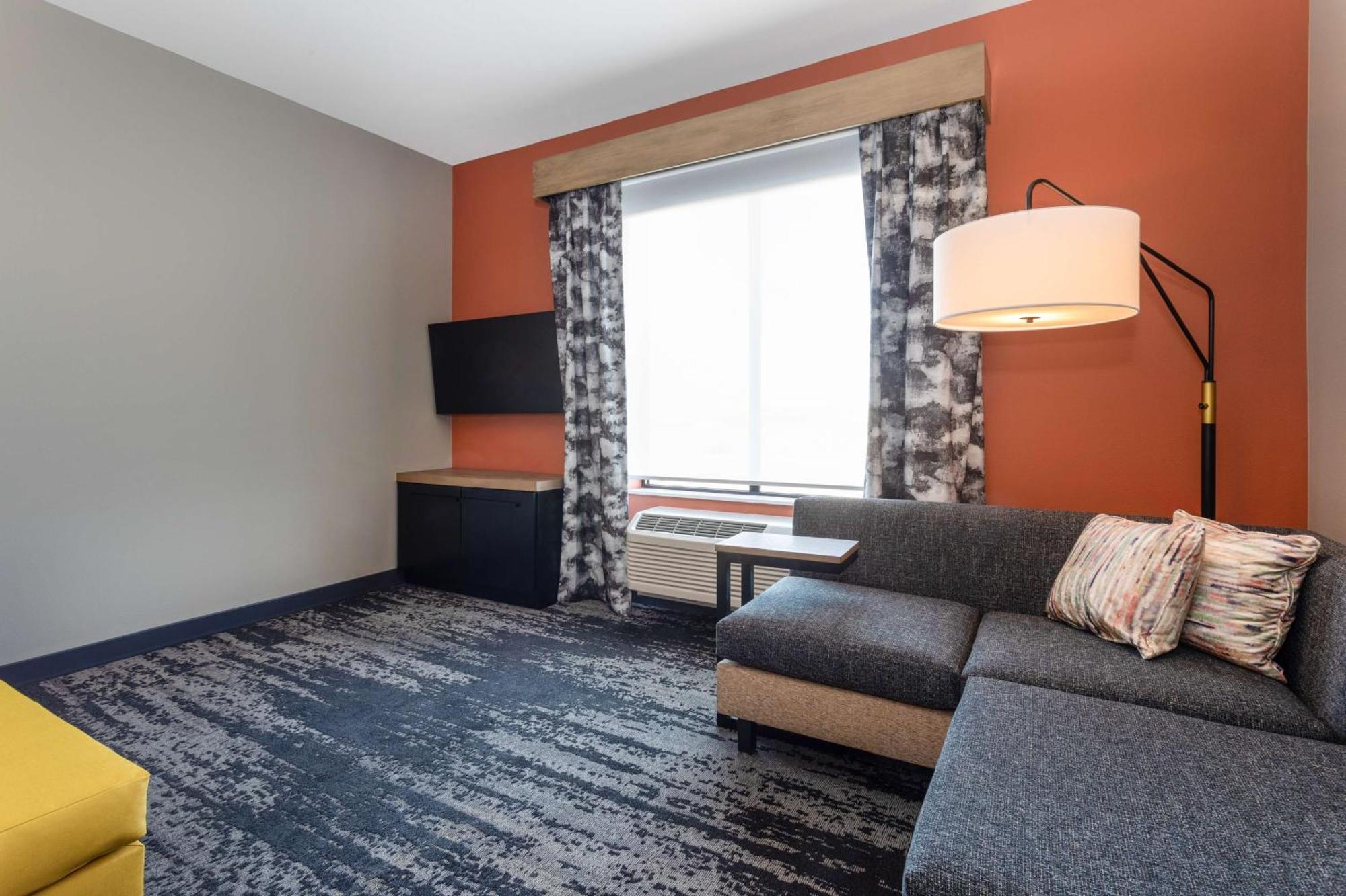 Hilton Garden Inn Hays, Ks Экстерьер фото